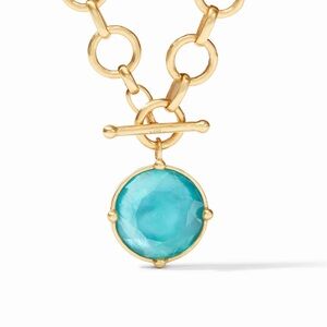 Gold and Bahamain blue pendant Necklace